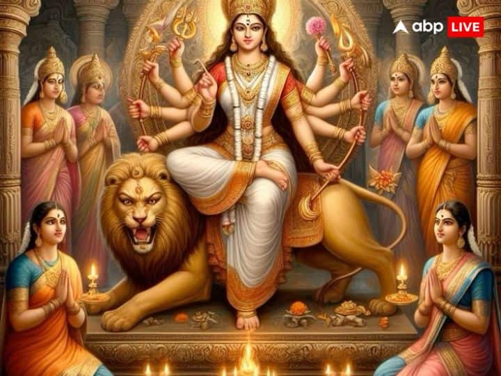 हाथी को शांति और समृद्धि का प्रतीक माना गया है. अगर नवरात्रि की शुरूआत रविवार के दिन होती है तो मां दुर्गा हाथी पर सवार होकर आती हैं.