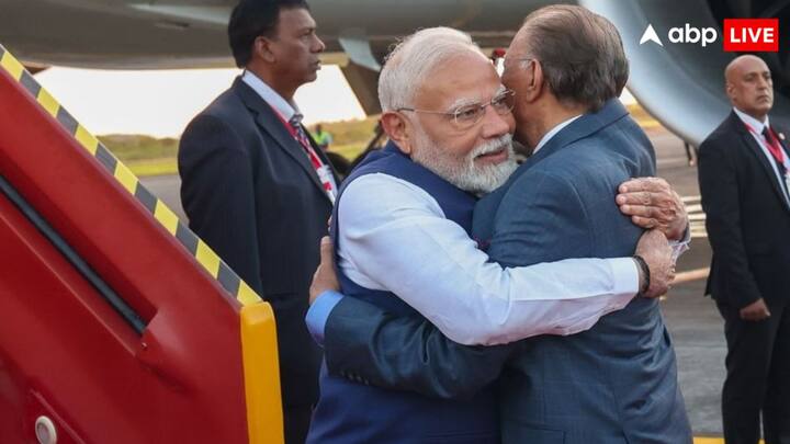 पीएम मोदी की यात्रा के दौरान व्यापार, समुद्री सुरक्षा और निवेश को लेकर अहम समझौते हो सकते हैं. लाइन ऑफ क्रेडिट पर MoU पर हस्ताक्षर के साथ ही मॉरीशस को कई प्रोजेक्ट्स की सौगात मिलने की संभावना है.