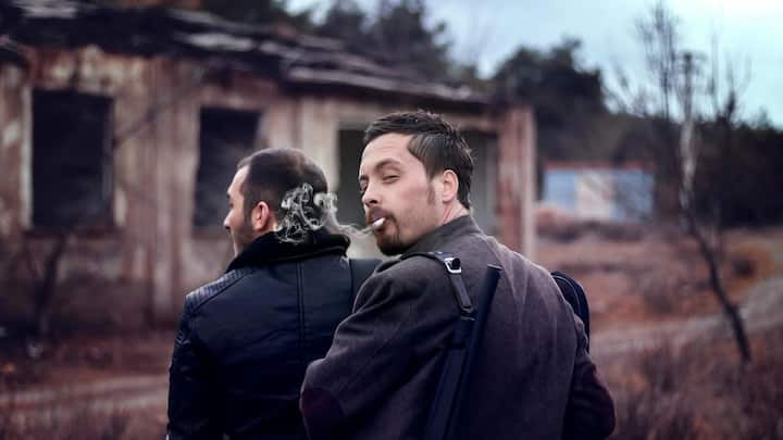 आपके आसपास ऐसे कई लोग होंगे जो कि दिन में 2-3 डिब्बी सिगरेट पी जाते होंगे या जिनको ऐसा करने की लत होगी. पिछले कुछ सालों में सिगरेट पीने का चलन तेजी से बढ़ा है.