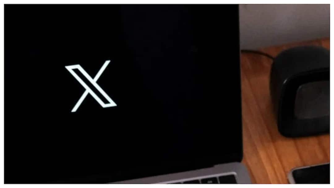 એક જ દિવસમાં ત્રીજી વખત ડાઉન થયું 'X', એલન મસ્કે કહ્યુ- 'દરરોજ થઇ રહ્યા છે સાયબર અટેક' Elon Musk Says X Outages Were Caused by a Cyberattack એક જ દિવસમાં ત્રીજી વખત ડાઉન થયું 'X', એલન મસ્કે કહ્યુ- 'દરરોજ થઇ રહ્યા છે સાયબર અટેક'