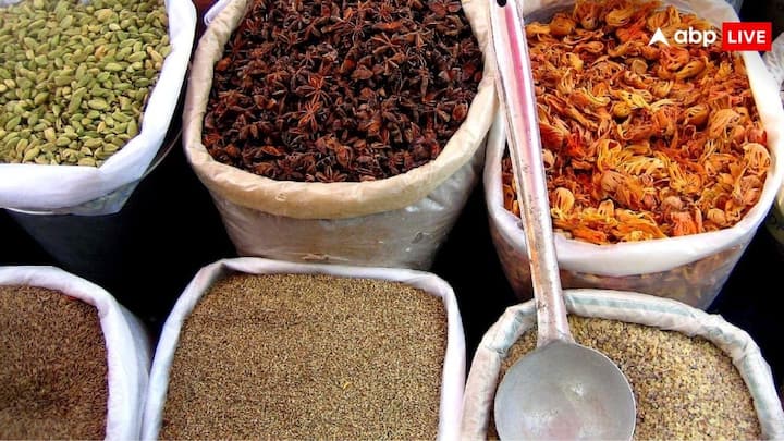 Spices Business License: अगर आप भी मसालों का बिजनेस करना चाहते हैं. तो इसके लिए आपको लाइसेंस की जरूरत होगी. कहां करना होगा इसके लाइसेंस के लिए अप्लाई. जानें पूरी प्रोसेस.
