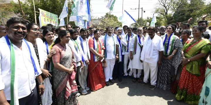 ఐదేళ్లలో విద్యార్థులకు వివిధ పథకాల ద్వారా రూ.18,663.44 కోట్ల మేర లబ్ధి కలిగించామని వైసీపీ నేతలు వెల్లడించారు.