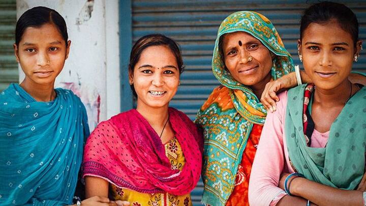 बता दें यह वह महिलाएं हैं जो संपन्न परिवारों से आती हैं. और जिनके परिवार में सरकारी नौकरी करने वाले लोग हैं. लेकिन बावजूद इसके यह महिलाएं मईंया सम्मान योजना में लाभ ले रहीं थीं. अब इनके नाम काट दिए गए हैं.