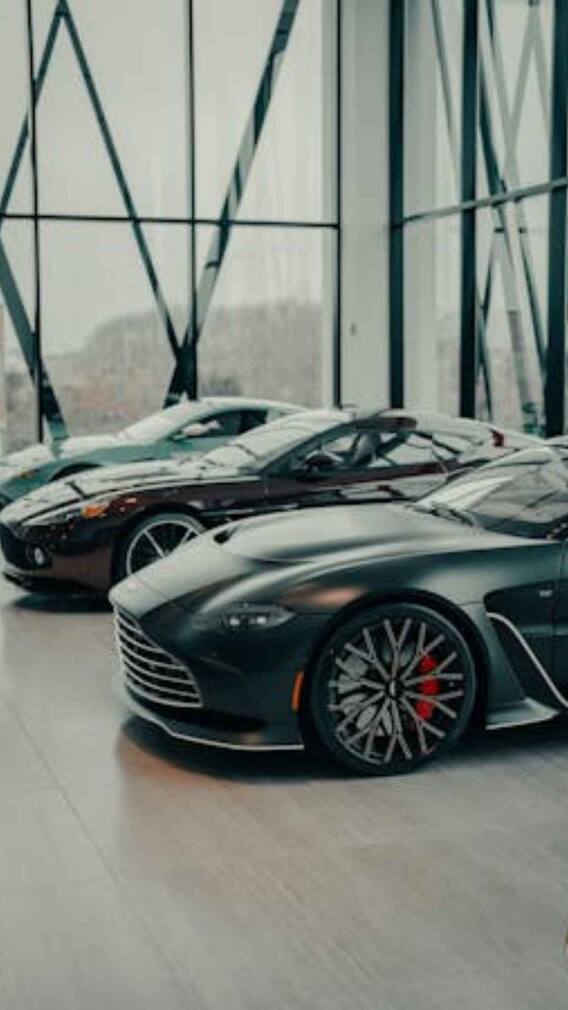 दुनिया की सबसे महंगी कार का एक टायर कितने रुपये का है?