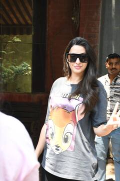 खुली जुल्फें, आंखों पर काला चश्मा और टीशर्ट-ट्राउजर में स्पॉट हुईं नोरा फतेही, सिंपल लुक में भी लगीं बला की हसीन