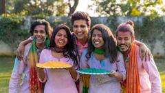 अलग-अलग थीम के साथ होली को ऐसे बनाएं स्पेशल, पार्टी के लिए रखें ये खास ड्रेस कोड