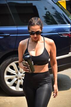 ब्लैक ब्रालेट और टाइट्स पहन वर्कआउट करने निकलीं मलाइका अरोड़ा, तस्वीरों ने लूटा फैंस का करार