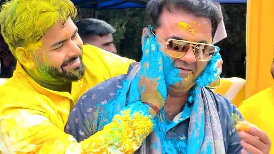 बहन की हल्दी रस्म को ऋषभ ने किया एंजॉय