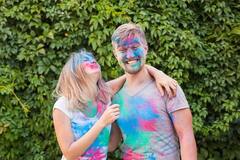 होली के रंगों में हो जाएं सराबोर, तनाव, स्ट्रेस, डिप्रेशन हो जाएगा आपसे कोसो दूर, जानें रंगों के फायदे