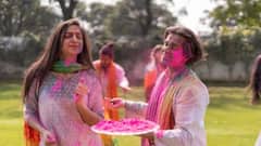 अलग-अलग थीम के साथ होली को ऐसे बनाएं स्पेशल, पार्टी के लिए रखें ये खास ड्रेस कोड