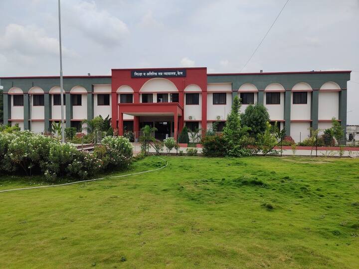 सुरक्षेच्या कारणास्तव सर्व आरोपी व्हीसीद्वारे कोर्टात उपस्थित होते. यावेळी बचाव पक्षाकडून डिजिटल पुराव्यांच्या सीडीआरची मागणी करण्यात आली.