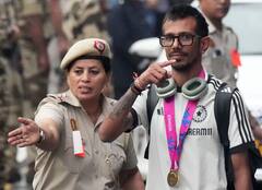 युजवेंद्र चहल और शिखर धवन को तलाक के बाद फिर हुआ प्यार! चैंपियंस ट्रॉफी में दिखीं दोनों की रूमर्ड गर्लफ्रेंड