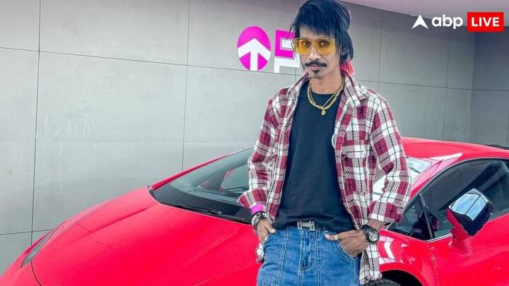 Dolly Chaiwala Viral Video: डॉली चायवाला अब सिर्फ चायवाले नहीं बल्कि सोशल मीडिया सेंसेशन बन चुके हैं. हाल ही में दुबई इंटरनेशनल स्टेडियम से उनका वीडियो वायरल हुआ जो फिर सुर्खियों में है.