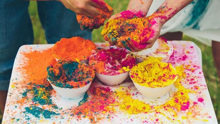 3. Save Water And Play Dry Holi: Saving water and playing Holi with flowers and oragnic colours makes it an eco friendly celebration. Use minimal water and enjoy the festive spirit responsibly. (Image Source: Pinterest/holihai)