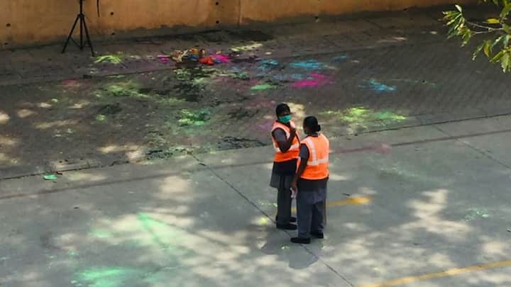 6. Organise A Clean Up Drive: After the celebrations, gather friends and family to clean up your surroundings. Dispose plastic and other waste properly to ensure a responsible and eco friendly Holi while keeping the environment clean. (Image Source: Pinterest/divyamadhur1111)