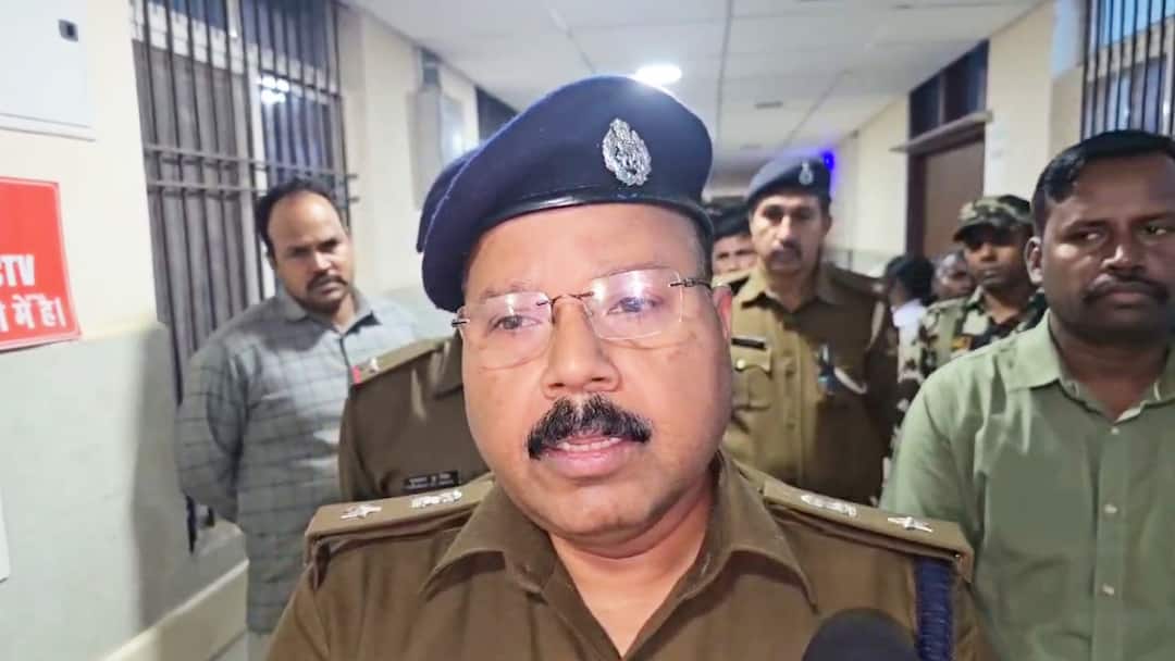 अररिया में दारोगा की मौत, अनमोल यादव को पकड़ने गई थी पुलिस, अब SP ने बताया पूरा मामला Bihar News ASI Died During Raid in Araria Suspected To Be Beaten to Death ANN अररिया में दारोगा की मौत, अनमोल यादव को पकड़ने गई थी पुलिस, अब SP ने बताया पूरा मामला