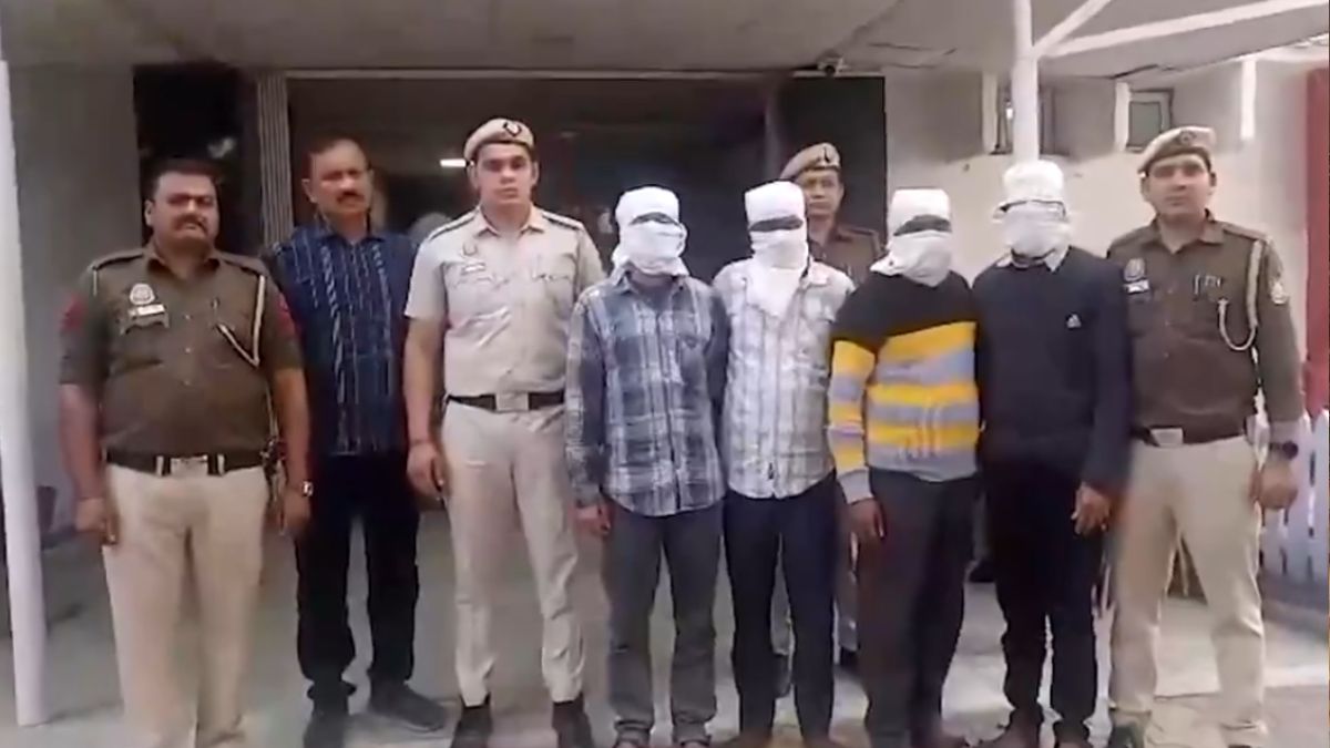 Delhi: दिल्ली पुलिस ने ‘डॉलर गैंग’ का किया भंडाफोड़, इन कोड वर्ड से करते था ठगी