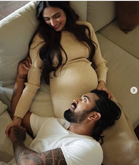 ਟੀਮ ਇੰਡੀਆ ਦੇ ਸਟਾਰ ਵਿਕਟਕੀਪਰ ਬੱਲੇਬਾਜ਼ ਕੇਐਲ ਰਾਹੁਲ 2025 ਚੈਂਪੀਅਨਜ਼ ਟਰਾਫੀ ਵਿੱਚ ਆਪਣੇ ਜ਼ਬਰਦਸਤ ਪ੍ਰਦਰਸ਼ਨ ਕਾਰਨ ਸੁਰਖੀਆਂ ਵਿੱਚ ਹਨ।