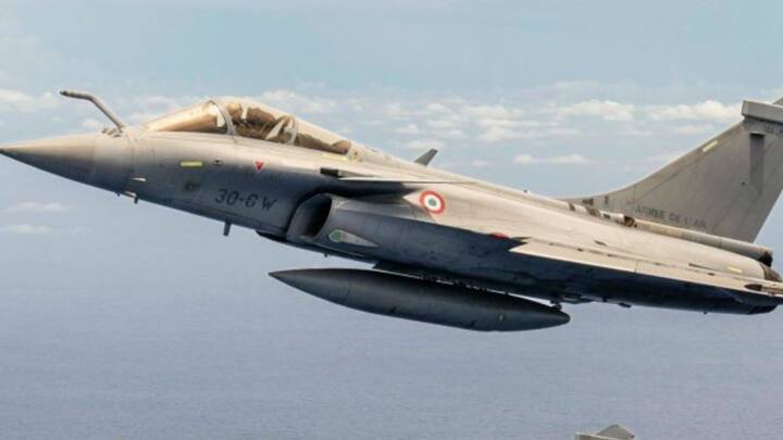 बालाकोट एयरस्ट्राइक (2019) के बाद भारत और पाकिस्तान के बीच झड़प में, भारतीय Su-30MKI को R-77 मिसाइलों से लैस किया गया था, जिनकी रेंज AMRAAM (AIM-120) मिसाइलों से कम थी. इसके बाद, भारत ने 1,000 से अधिक एयर-टू-एयर मिसाइलों का ऑर्डर दिया और अब R-37M जैसी लॉन्ग-रेंज मिसाइलों पर विचार कर रहा है.