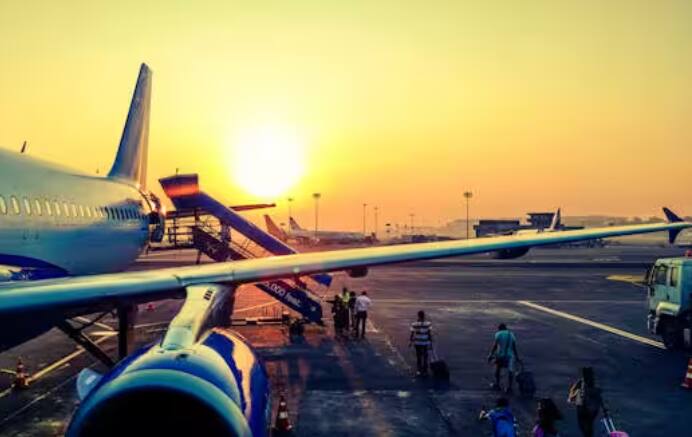 ਸੇਂਟ ਪੀਟਰਸਬਰਗ ਅਤੇ ਟਾਮਪਾ ਵਿਚਕਾਰ ਪਹਿਲੀ ਕਮਰਸ਼ੀਅਲ ਪੈਸੇਂਜਰ ਫਲਾਈਟ ਨੇ 34 ਕਿਲੋਮੀਟਰ ਦੀ ਦੂਰੀ ਸਿਰਫ਼ 23 ਮਿੰਟਾਂ ਵਿੱਚ ਪੂਰੀ ਕੀਤੀ। ਇਸ ਨੂੰ ਉਡਾਉਣ ਵਾਲਾ ਪਾਇਲਟ ਟੋਨੀ ਜੈਨਸ ਸੀ।