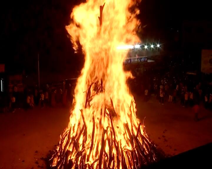 પાલજની હોળી માત્ર એક તહેવાર નથી પરંતુ તે ગામના લોકોની આસ્થા, પરંપરા અને સંસ્કૃતિનું પ્રતીક છે. આ હોળી દર વર્ષે લાખો લોકોને આકર્ષે છે અને ગુજરાતના ગૌરવમાં વધારો કરે છે.