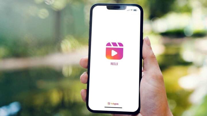 रील्स शेयर करने का समय भी ध्यान में रखें. राज 8 बजे के बाद रील्स शेयर करने पर रीच बढ़िया आ सकती है.