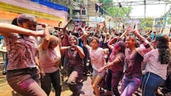 Holi 2025: দোলে রঙের বেলুন অন্যকে ছুঁড়ে মারেন ? এই ধারায় হতে পারে জেল, জরিমানাও !