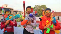 Holi 2025: जब पिचकारी नहीं थी तो कैसे दूर तक फेंका जाता था रंग? होली पर इन चीजों का होता था इस्तेमाल