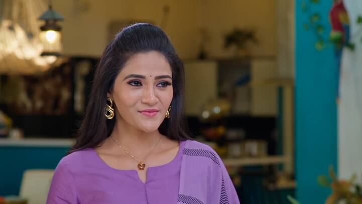 గౌతమ్​ని కలిశావా అని జ్యోని అడగ్గా లేదని చెప్తుంది. దీంతో సుమిత్ర సీరియస్ అయితే.. నేను మీట్ అవ్వలేదు. కానీ పెళ్లికి నో చెప్పట్లేదుగా. మీరే ఎంగేజ్​మెంట్ డేట్ ఫిక్స్ చేసి చెప్పండి అంటుంది జ్యో. (Image Credit: jio+ Hotstar)