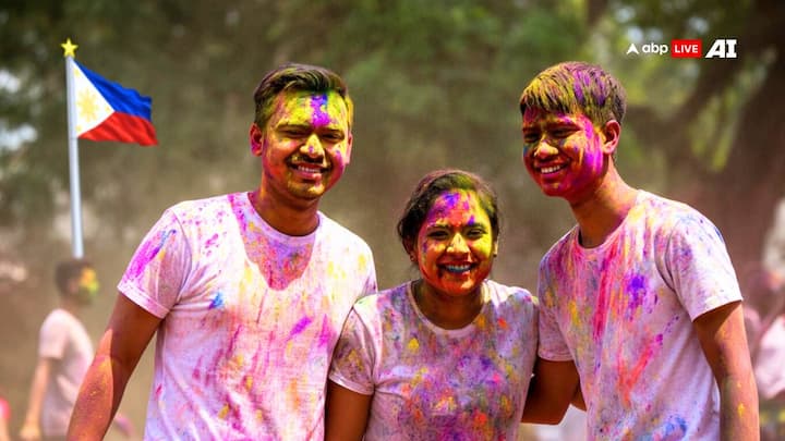 The Hindu festival Holi is celebrated with great pomp in Manila, Philippines. On this day, people throw color and gulal on each other. Holi party is also organized here on this day.