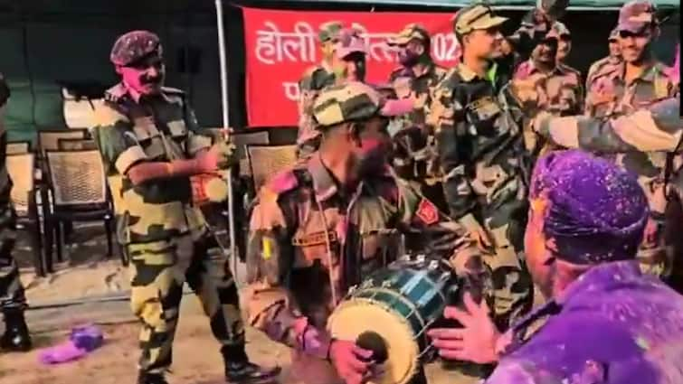 BSF Jawans Celebrate Holi With Colours & Cheer At India-Pakistan Border – WATCH