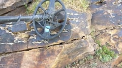 खजाना तलाशने गया था शख्स, मेटल डिटेक्टर बोला बीप-बीप, हो गया मालामाल; देखें तस्वीरें