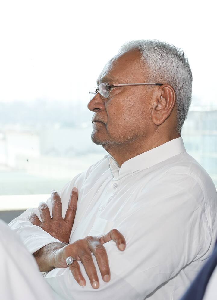 निरीक्षण के दौरान मुख्यमंत्री ने कहा कि हमलोग चाहते हैं कि जल्द से जल्द बिहटा एयरपोर्ट का निर्माण हो ताकि लोगों को हवाई यात्रा में और सहूलियत हो. जयप्रकाश नारायण अन्तर्राष्ट्रीय हवाई अड्डा, पटना और बिहटा एयरपोर्ट से इंटरनेशनल फ्लाइट की शुरूआत होगी, जिसका लाभ बिहार के लोगों को मिलेगा.