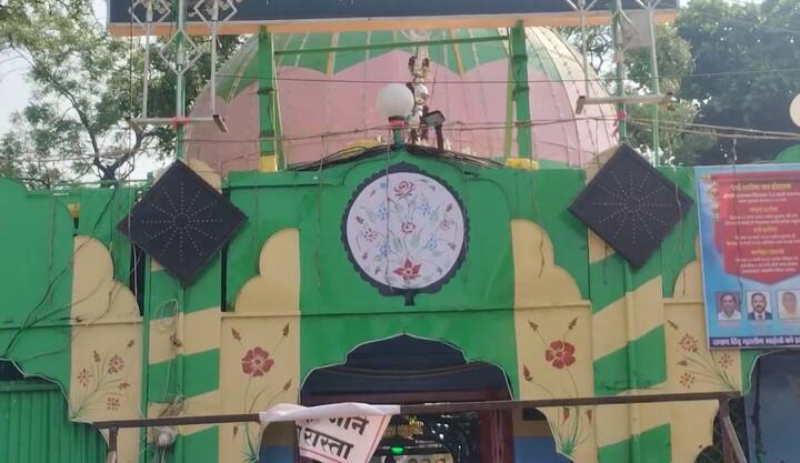 शेकडो ट्रक नारळ भाविकांची जुनी कपडी याची होळी करण्यात आली.