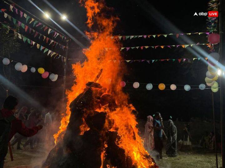वहीं अगर आप या आपके परिवार में कोई रोग से परेशान है तो होलिका दहन की राख को रोगी के शरीर पर लगाने से या नहाने के पाने में डालकर नहाने से रोगों से मुक्ति मिलती है.