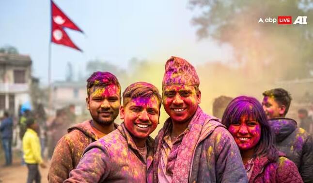 સૌ પ્રથમ આપણે ભારતના પાડોશી દેશ નેપાળ વિશે વાત કરીએ. આ દેશની 80 ટકા વસ્તી હિન્દુ ધર્મ પાળે છે. આવી સ્થિતિમાં આ દેશમાં હોળી ખૂબ જ ધામધૂમથી ઉજવવામાં આવે છે. નેપાળમાં હોળીને ફાગણ પૂર્ણિમા પણ કહેવામાં આવે છે, જેને નેપાળી ભાષામાં 'ફાગુ પુન્હી' કહેવામાં આવે છે.