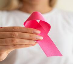 Women health: શું આપ જાણો છો કે કઇ મહિલાઓને બ્રેસ્ટ કેન્સર થવાનું વધુ છે જોખમ, જાણો લક્ષણો