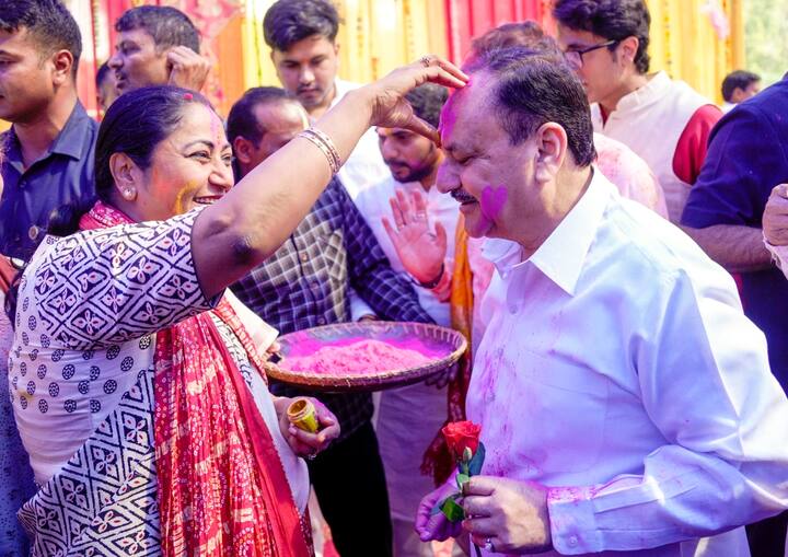 In Delhi, Chief Minister Rekha Gupta applied ‘gulaal’ to BJP President JP Nadda at his residence during the celebrations. (Photo: PTI)