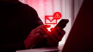 मोबाइल पर आए ये मैसेज तो तुरंत कर दें डिलीट, FBI ने किया अलर्ट, ठगी के लिए स्कैमर्स ने ढूंढा नया तरीका