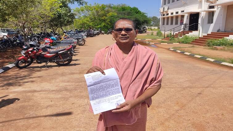Thanjavur news Statues worth Rs. 100 crore stolen Mahalinga Swamy complaint to sp tnn ரூ.100 கோடி மதிப்பு சிலைகள் திருட்டு... பரபரப்பை கிளப்பிய மகாலிங்க சுவாமி 