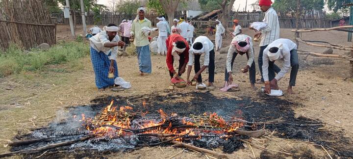 కామదహనం తర్వాత ప్రత్యేక పూజలు నిర్వహిస్తారు