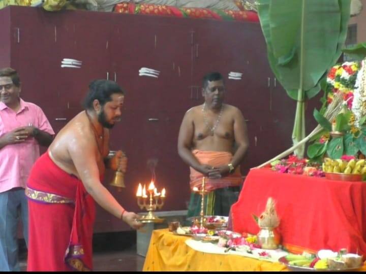 Karur Mariamman temple thiruvalakku Poojai tnn மாசி பெளர்ணமி; கரூரில்  தாய்மார்கள் கலந்து கொண்ட திருவிளக்கு பூஜை