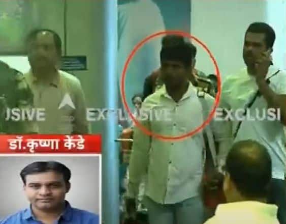 छत्रपती संभाजीनगर विमानतळावरुन तातडीने सतीश भोसलेला घेऊन पोलीस बीडकडे रवाना झाले आहेत.