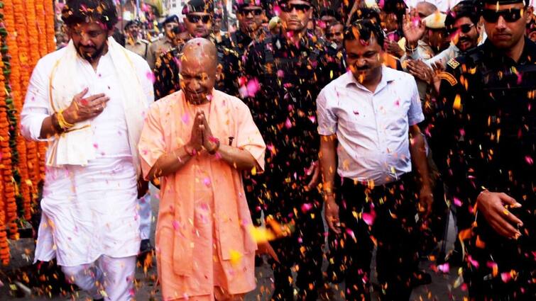 Watch: UP CM Yogi Celebrates Holi At Gorakhnath Temple, Participates In Traditional ‘Phag’ Song