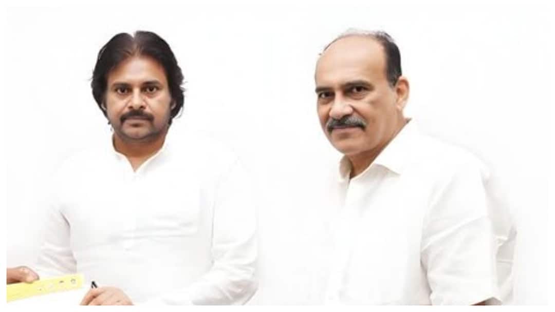 Former Minister Balineni Srinivas Reddy made sensational comments at the Jana Sena plenary in Pithapuram Jana Sena plenary : జనసేన కేడర్‌ను పట్టించుకోవడం లేదు- పవన్‌తో సినిమా తీస్తా: పిఠాపురం ప్లీనరీలో బాలినేని కీలక వ్యాఖ్యలు 