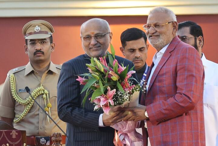 काँग्रेस नेते राहुल गांधी यांच्या केसचा ही दाखला कोकाटेच्या केसच्या निकालात विचारात घेण्यात आला आहे.