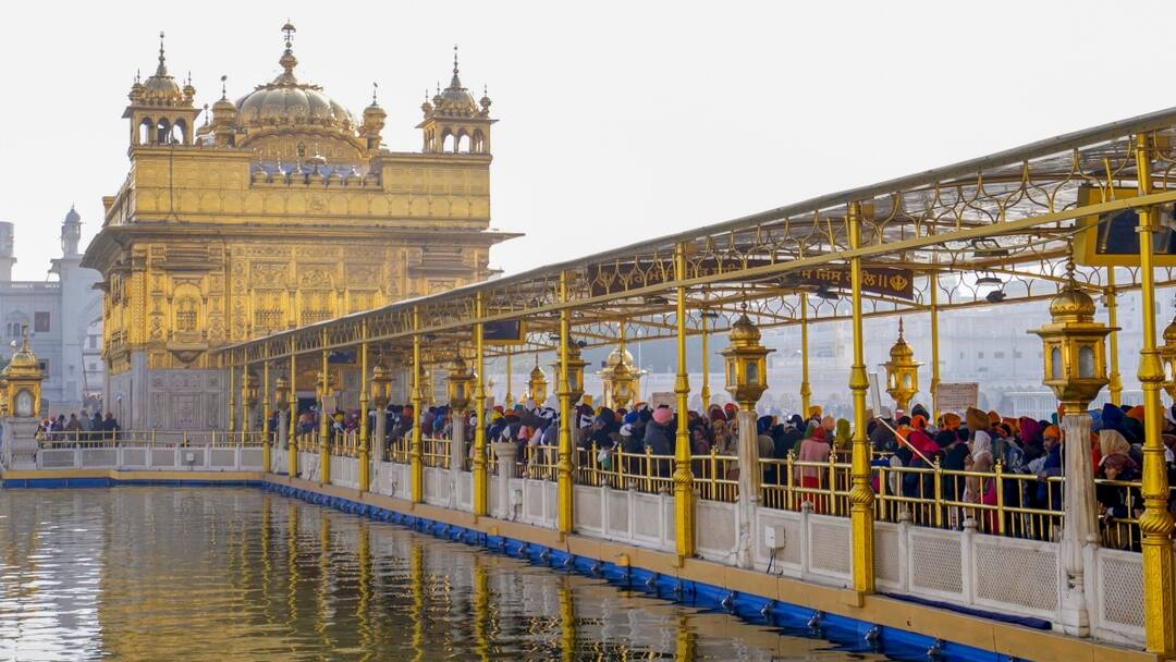 Amritsar News Haryana Man Attacks Devotees At Golden Temple With Rod 1 Of 5 Injured In Critical Condition Haryana Man Attacks Devotees At Golden Temple With Iron Rod, 2 Of 5 Injured In 'Critical Condition'