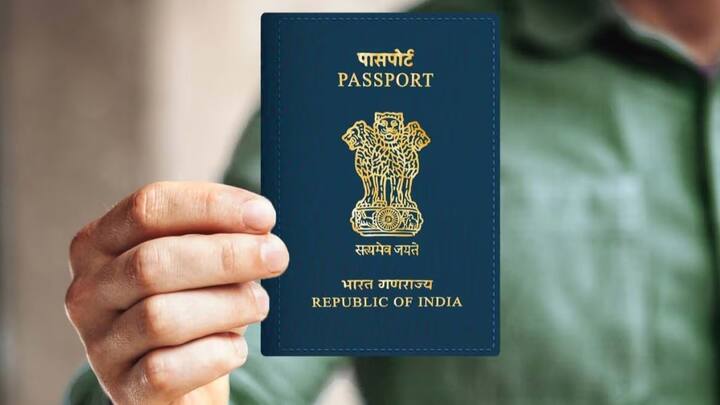 इन दस्तावेजों में बात की जाए तो पासपोर्ट, ड्राइविंग लाइसेंस, पैन कार्ड, वोटर कार्ड, राशन कार्ड और आधार कार्ड जैसे कई दस्तावेज शामिल होते हैं. जो अलग-अलग जरूरतों के लिए अलग-अलग मौकों पर आपके काम आते हैं.