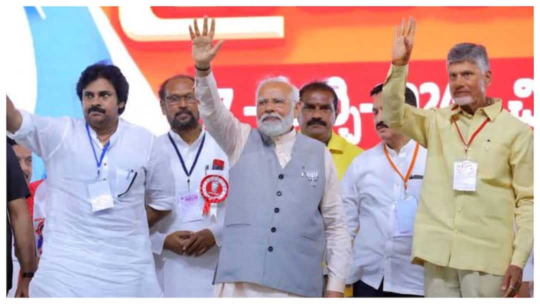 Telangana Latest News: తెలంగాణలోకి కూటమి ఎంట్రీ పక్కా! సిగ్నల్ ఇచ్చిన పవన్ bjp tdp janasena entry into telangana politics with alliance Telangana Latest News: తెలంగాణలోకి కూటమి ఎంట్రీ పక్కా! సిగ్నల్ ఇచ్చిన పవన్