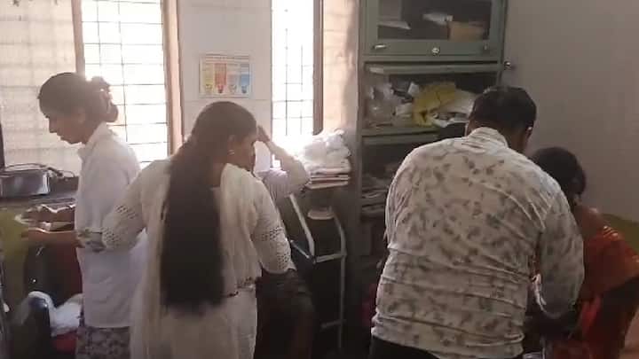 राज्यात गेल्या काही दिवसांत रस्ते अपघाताचे प्रमाण वाढले असून एसटी महामंडळाच्या बसेस बाबतीतही अपघाताच्या घटना घडत आहेत. नुकतेत रायगड जिल्ह्यात बस अपघाताची भीषण घटना घडली.